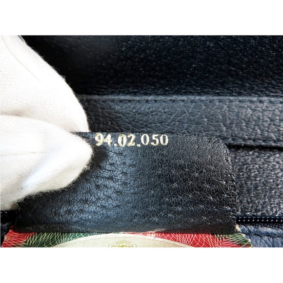 Gucci Monogram Black and Cream Crossbody Bag - Picture 14 of 16